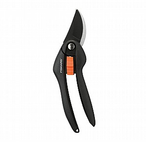 מזמרת מעקף PowerGear FISKARS P94 מזמרת מעקף PowerGear FISKARS P94