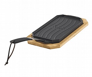 מחבת יציקה פסים 165X330 מ"מ עם תחתית עץ Cozze מחבת יציקה פסים 165X330 מ"מ עם תחתית עץ Cozze
