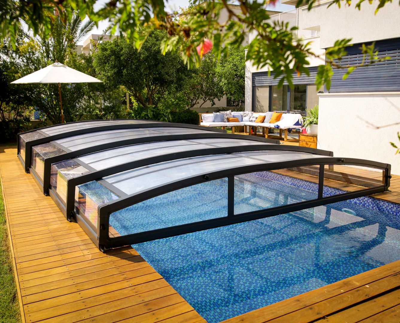 קירוי לבריכות